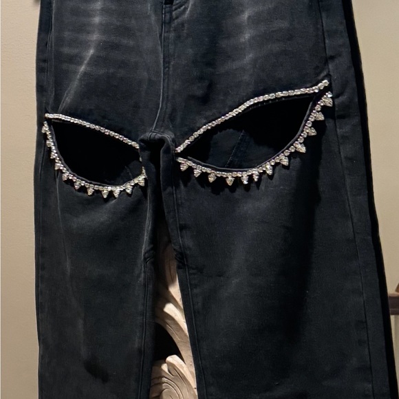 BLACK Jeans with Rhinestone cut out - Picture 5 of 7